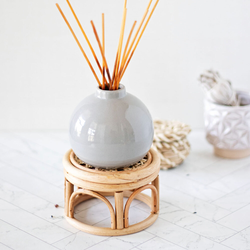 Diffusing essential oils in your home is a one the best ways to enjoy essential oils benefits. Try one or all of these five essential oil diffuser methods.