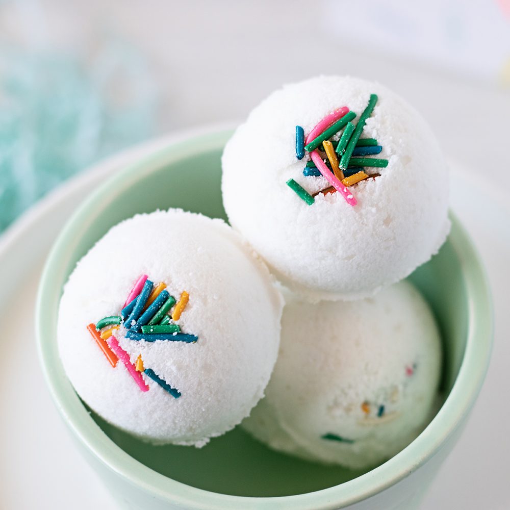You can indulge in your bath bomb obsession any time of year with this easy essential oil bath bombs recipe!