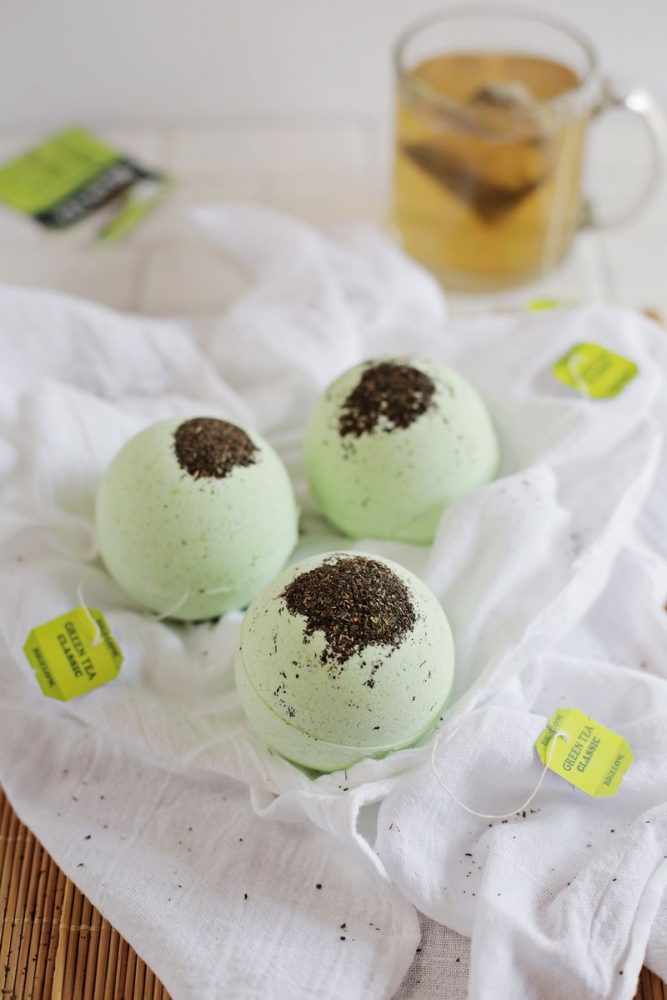 Green tea and lemon is such an energizing combo and these bath bombs seem like the perfect choice when you're feeling tired and you need a kick.