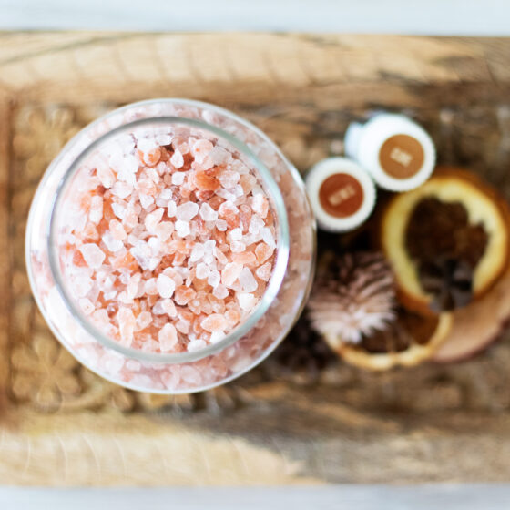 Follow these easy steps to mix essential oils in bath salts with polarizing winter scents!