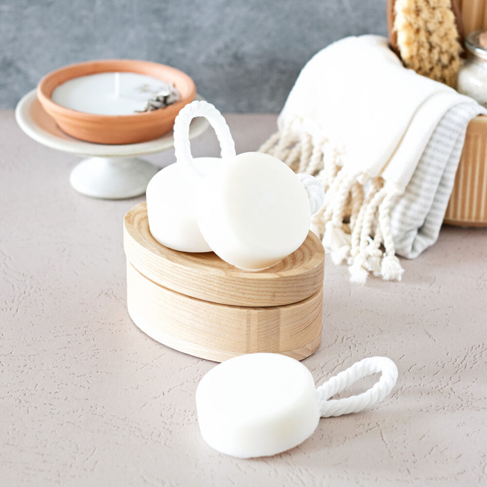 I love finding ways to use my favorite essential oils outside my diffusers. Don’t you? This DIY soap on a rope is quite the creative way to use essential oils!